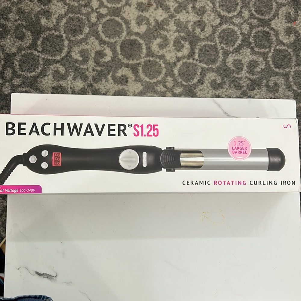 BEACHWAVER S1.25 Curling Iron - NEW IN BOX